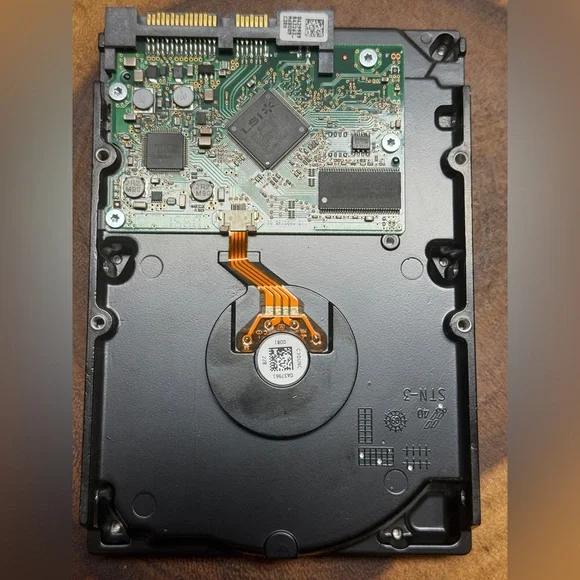 Hitachi Deskstar 7K1000.B internal hard disk drive HDD 1TB HDT721010SLA360 #3 - Picture 3 of 8